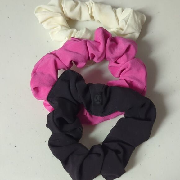 Lululemon Athletica Cream and Pink Hair Accessories Set - Picture 1 of 4